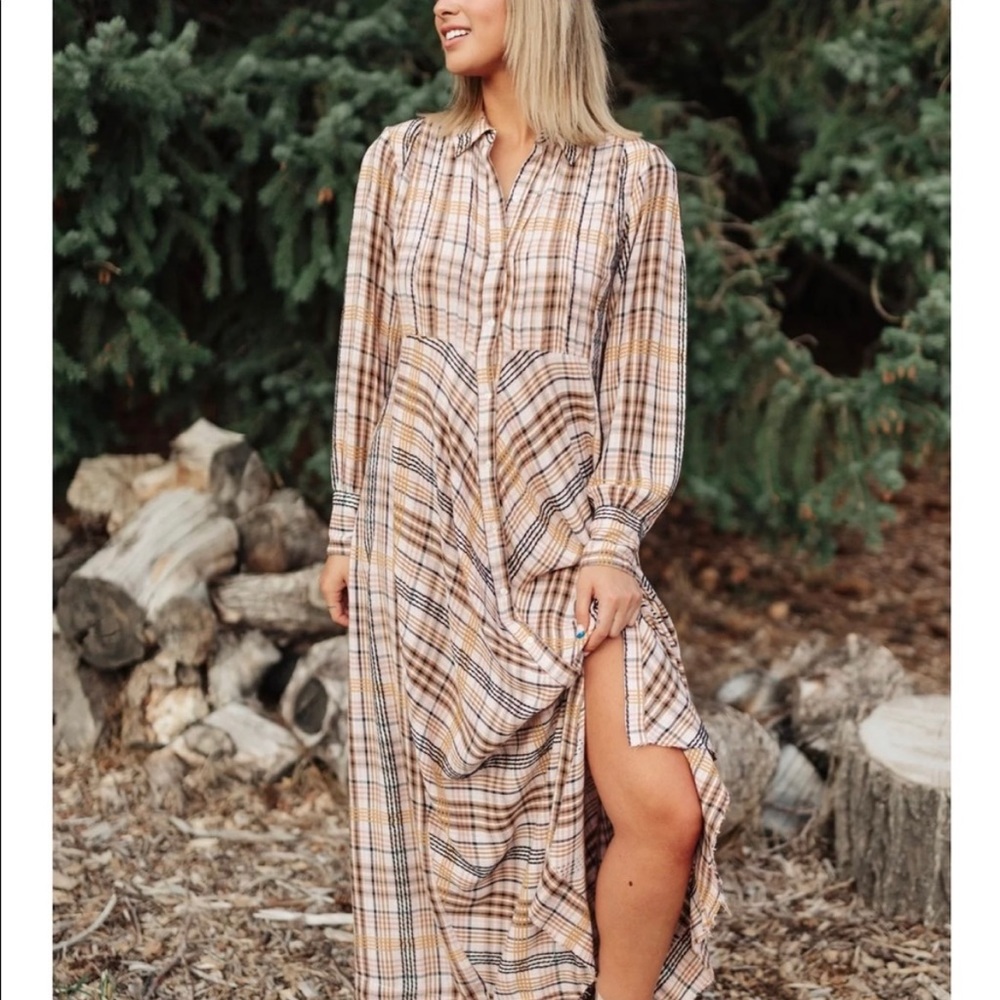 Free People Plaid Maxi Shirt Dress in Beige and Black perfect fall colors!